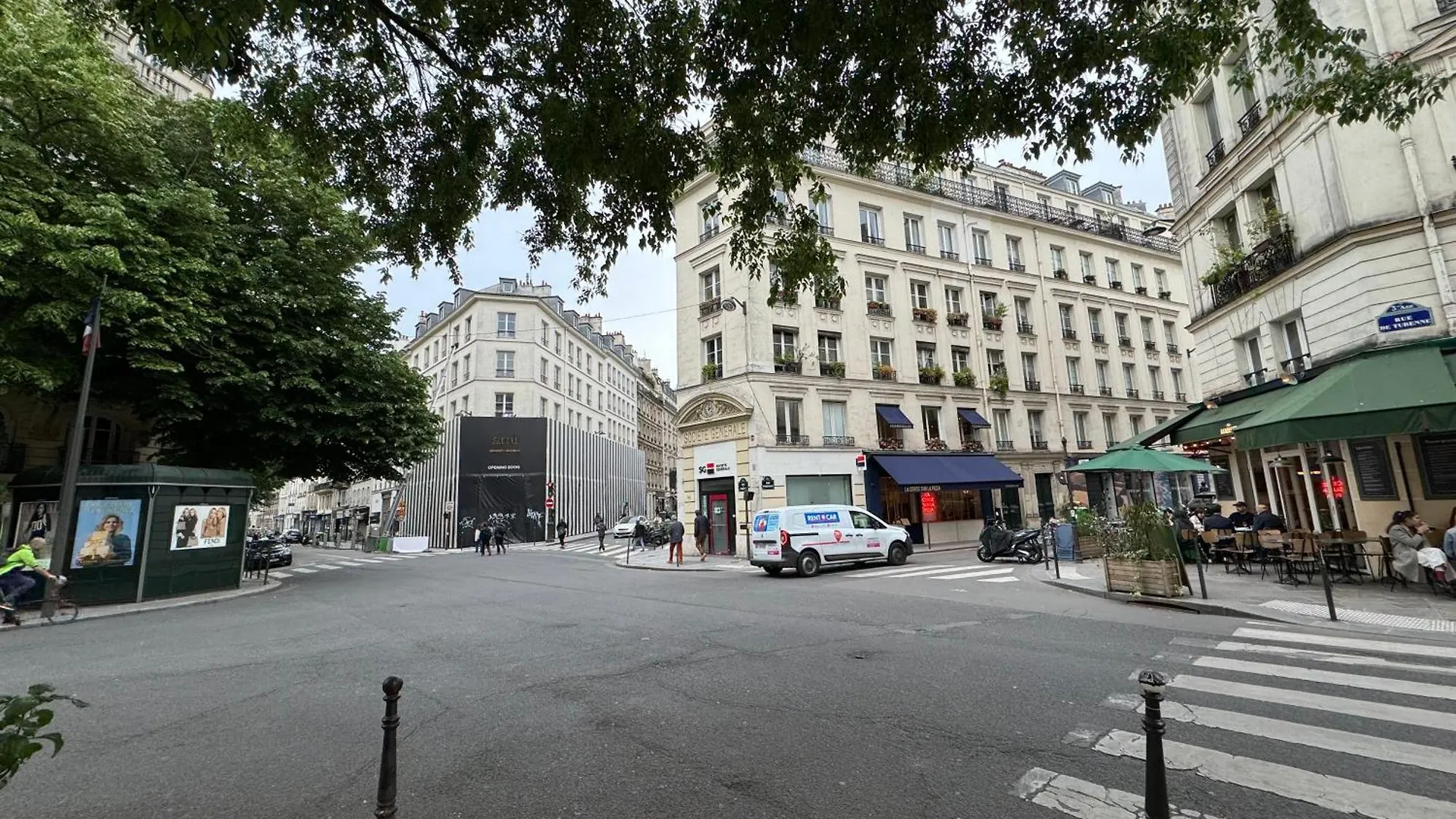 Typique Parisien Au Coeur Du Marais Paris