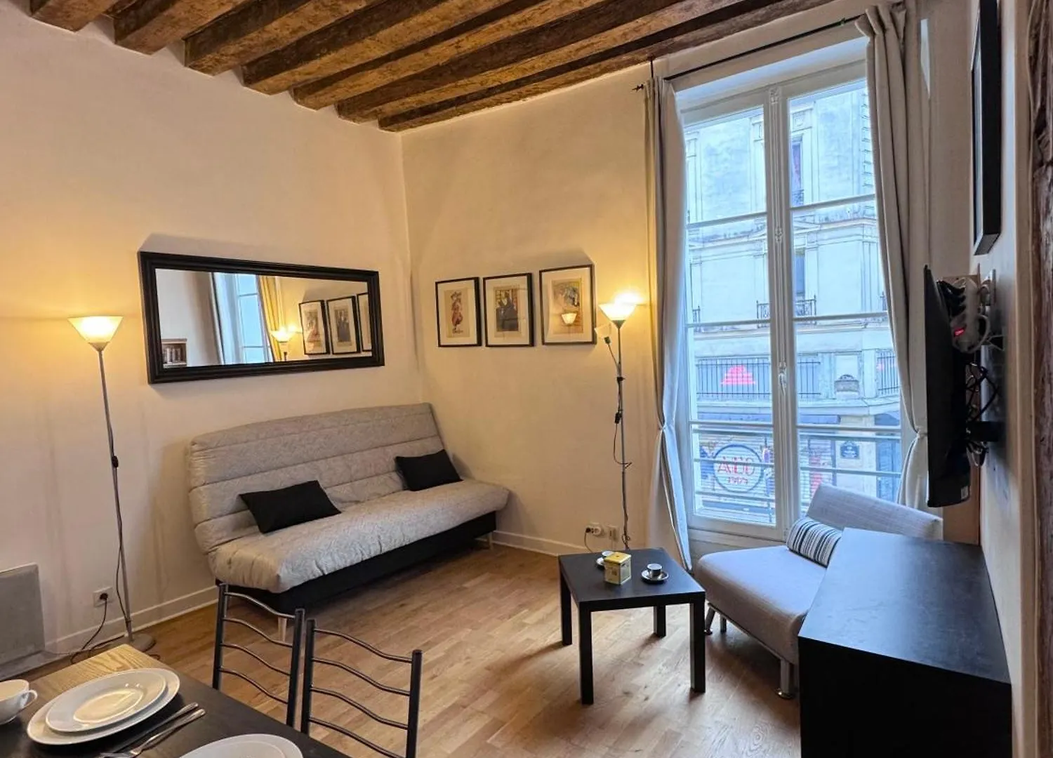 Appartement Typique Parisien Au Coeur Du Marais Paris